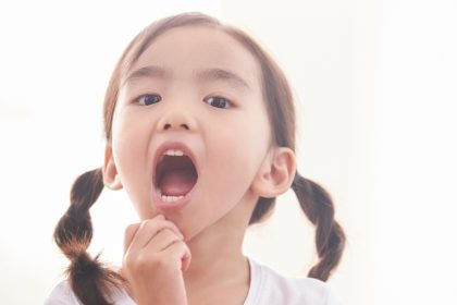 前歯がでてきたかも…お子さんにこのような症状はありませんか？